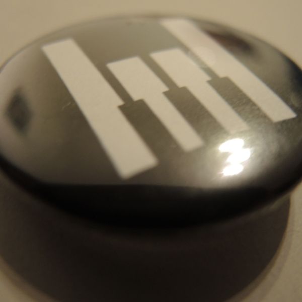 Button Logo